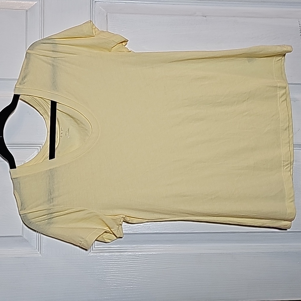 A NEW DAY Womens size XS yellow scoop neck short sleeve blouse
